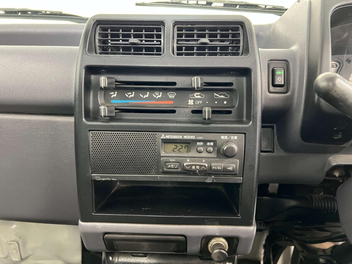1996 Mitsubishi Minicab JDM car for sale — photo 11 of 25