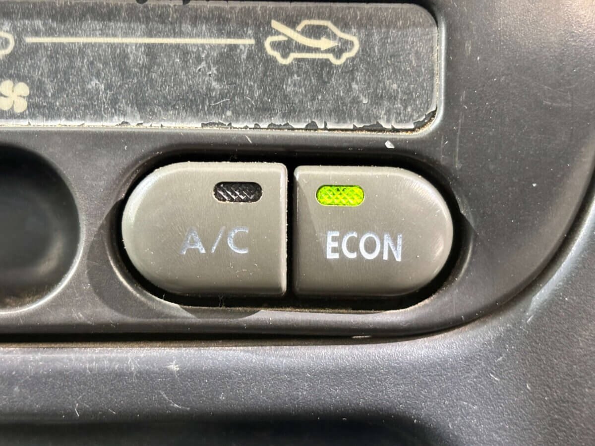 1997 Daihatsu Hijet JDM car for sale — photo 21 of 25