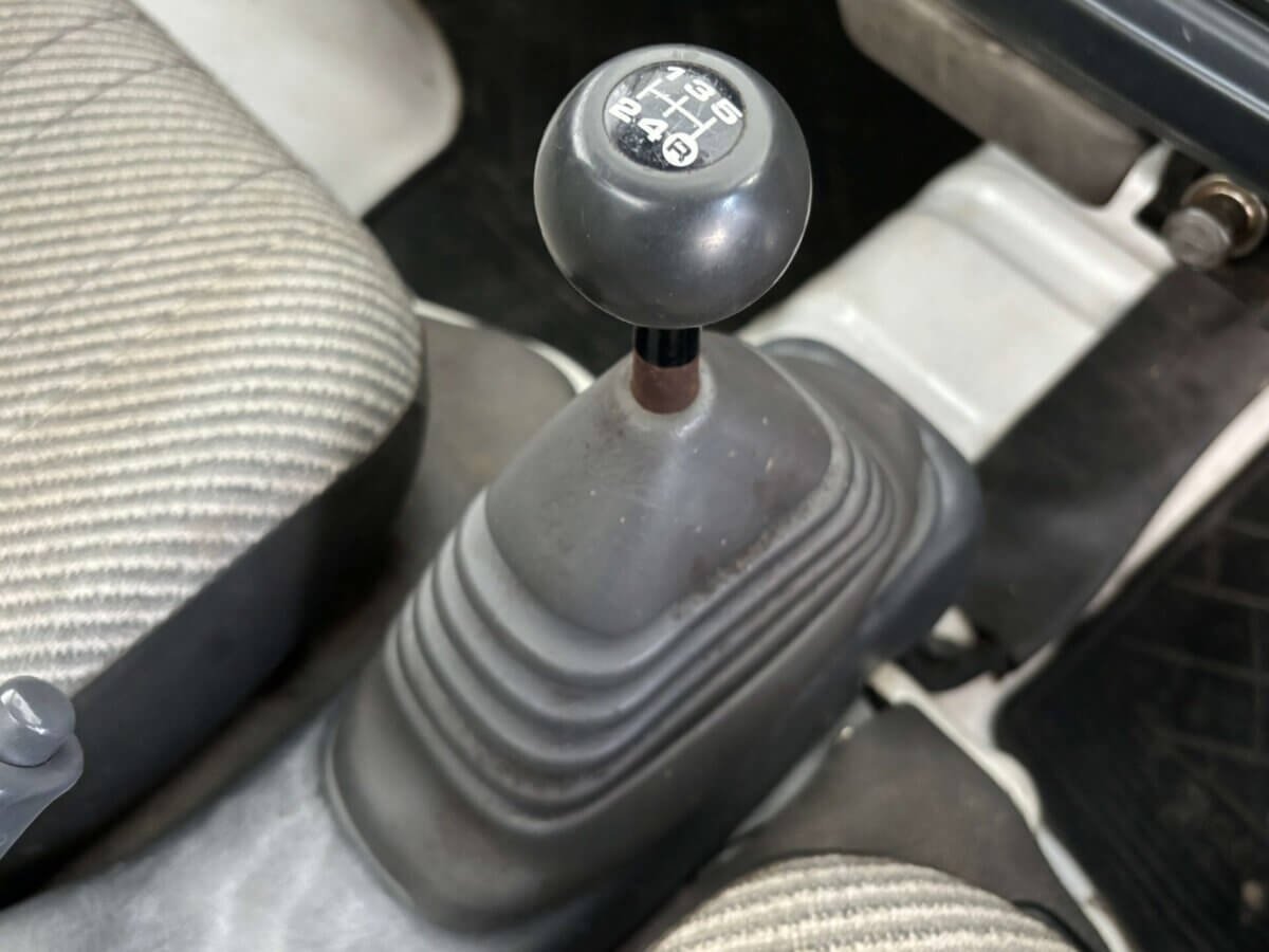 1997 Daihatsu Hijet JDM car for sale — photo 10 of 23