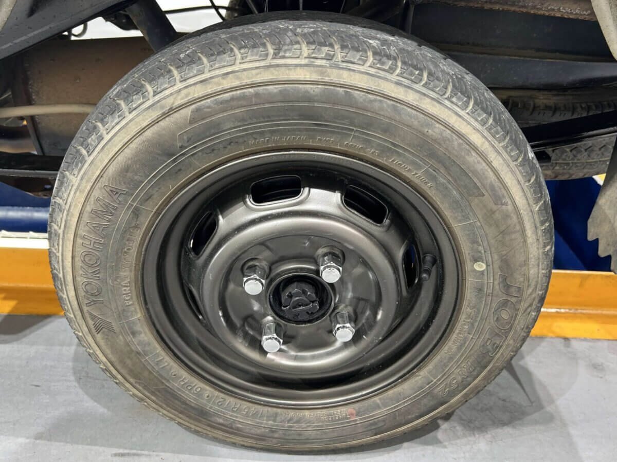 1997 Daihatsu Hijet JDM car for sale — photo 16 of 25