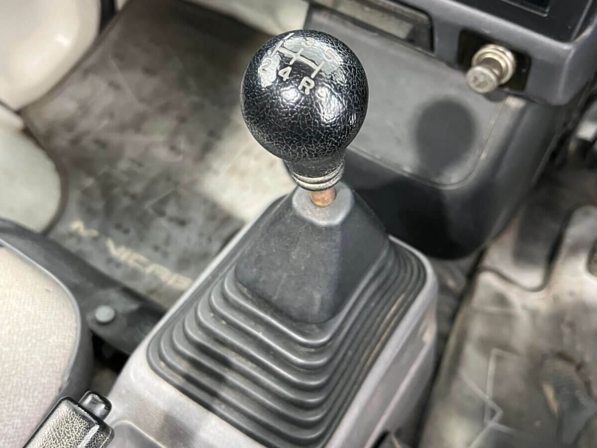1997 Mitsubishi Minicab JDM car for sale — photo 11 of 24