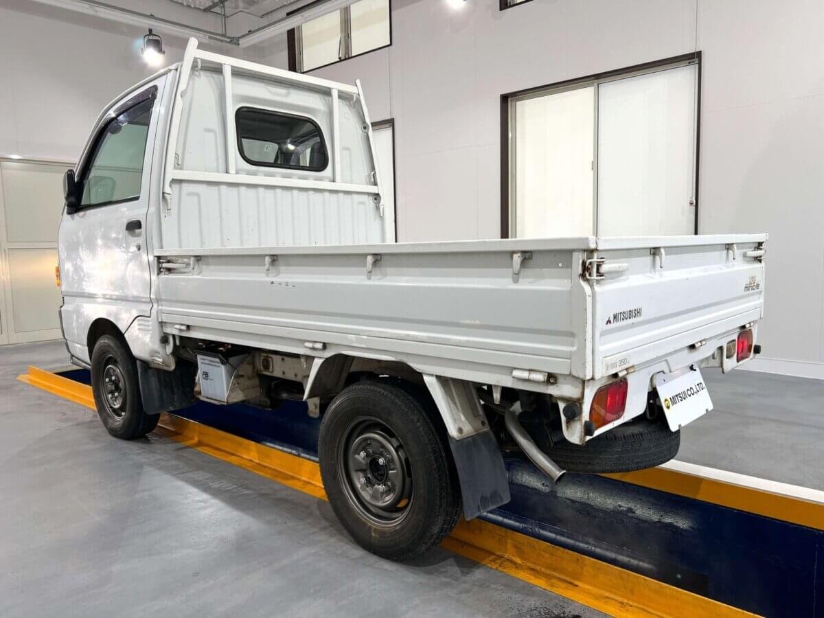 1997 Mitsubishi Minicab JDM car for sale — photo 3 of 24