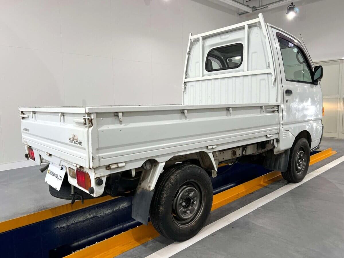 1997 Mitsubishi Minicab JDM car for sale — photo 4 of 24