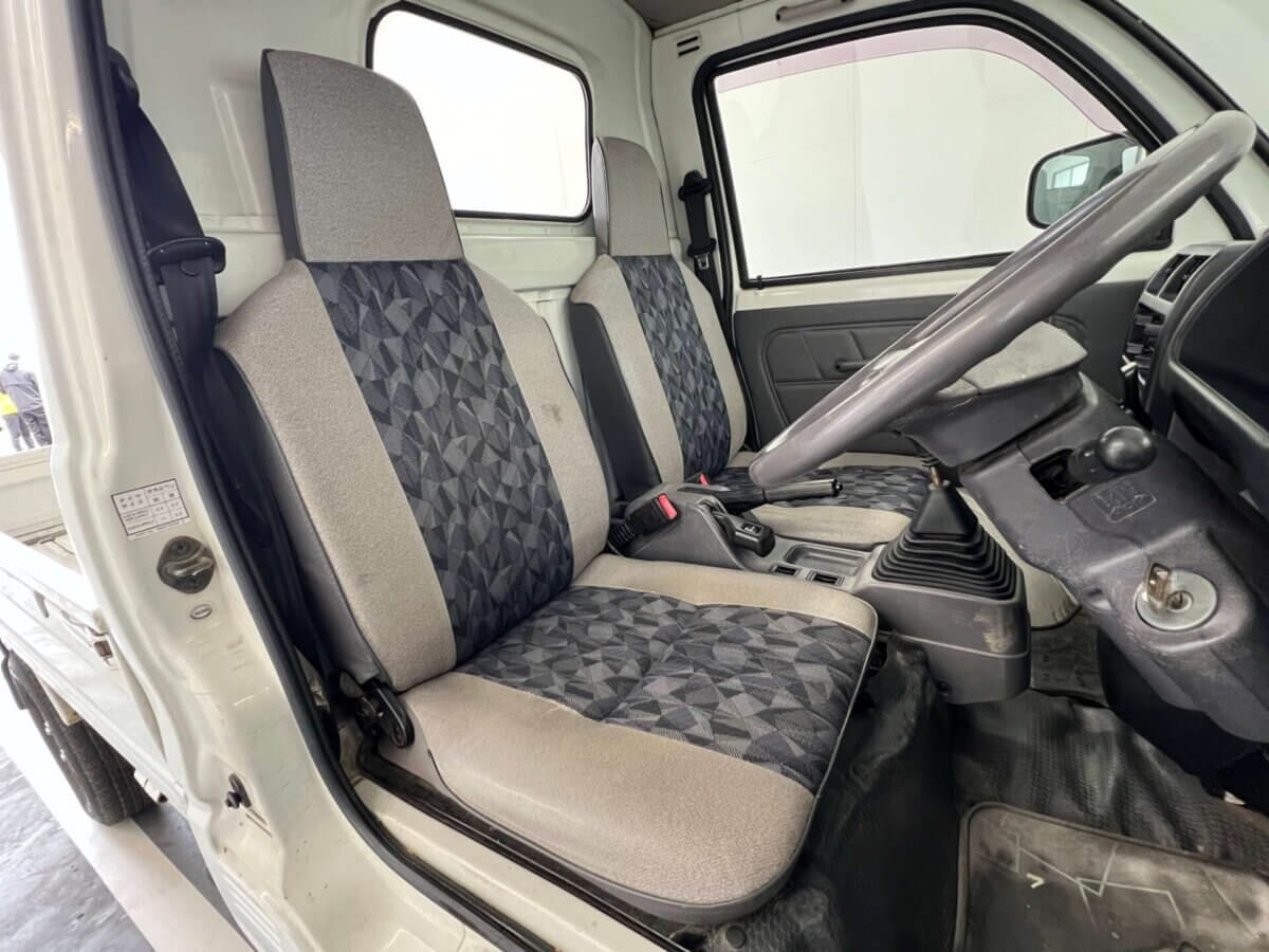 1997 Mitsubishi Minicab JDM car for sale — photo 8 of 24