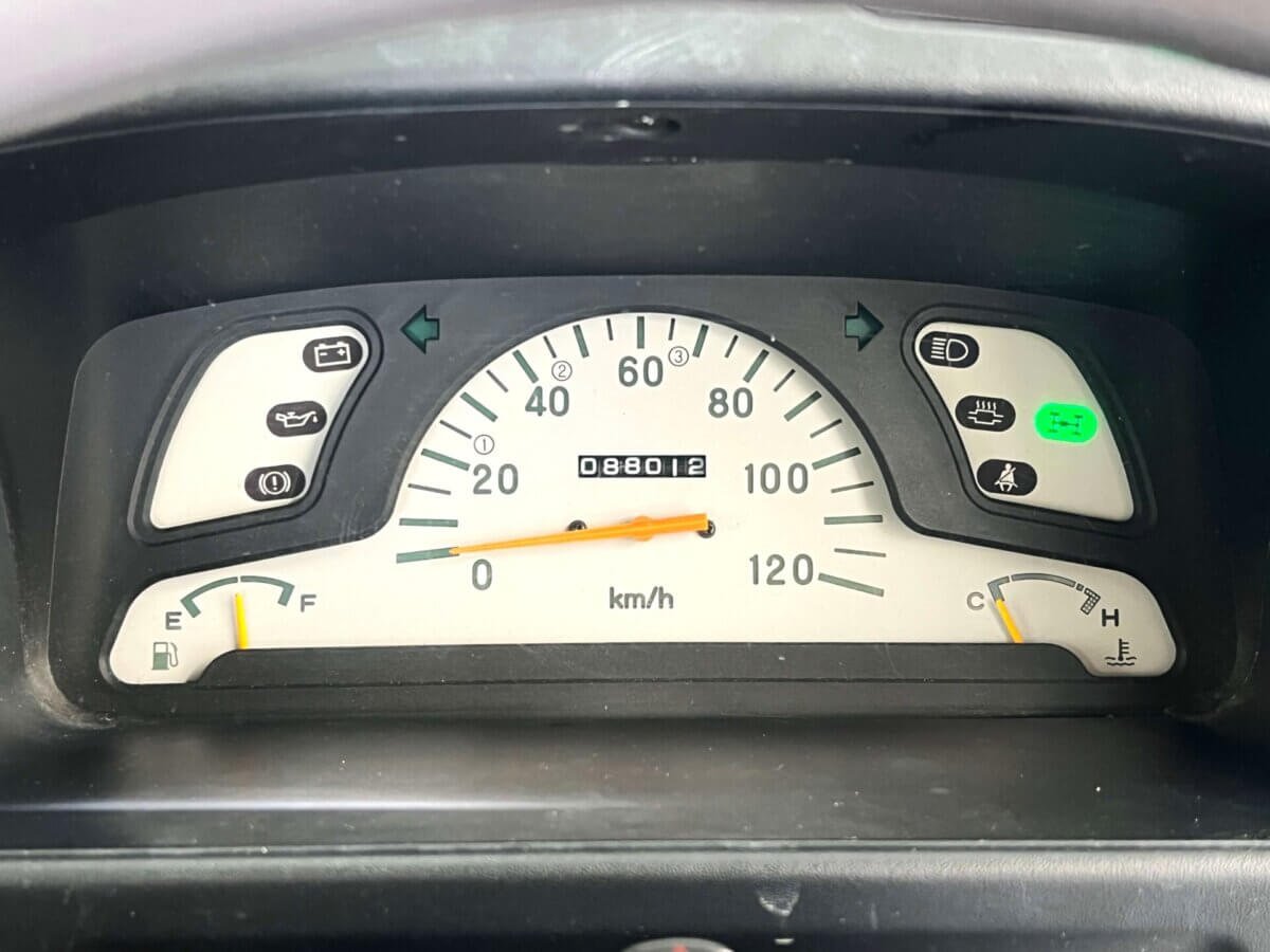 1997 Mitsubishi Minicab JDM car for sale — photo 7 of 24
