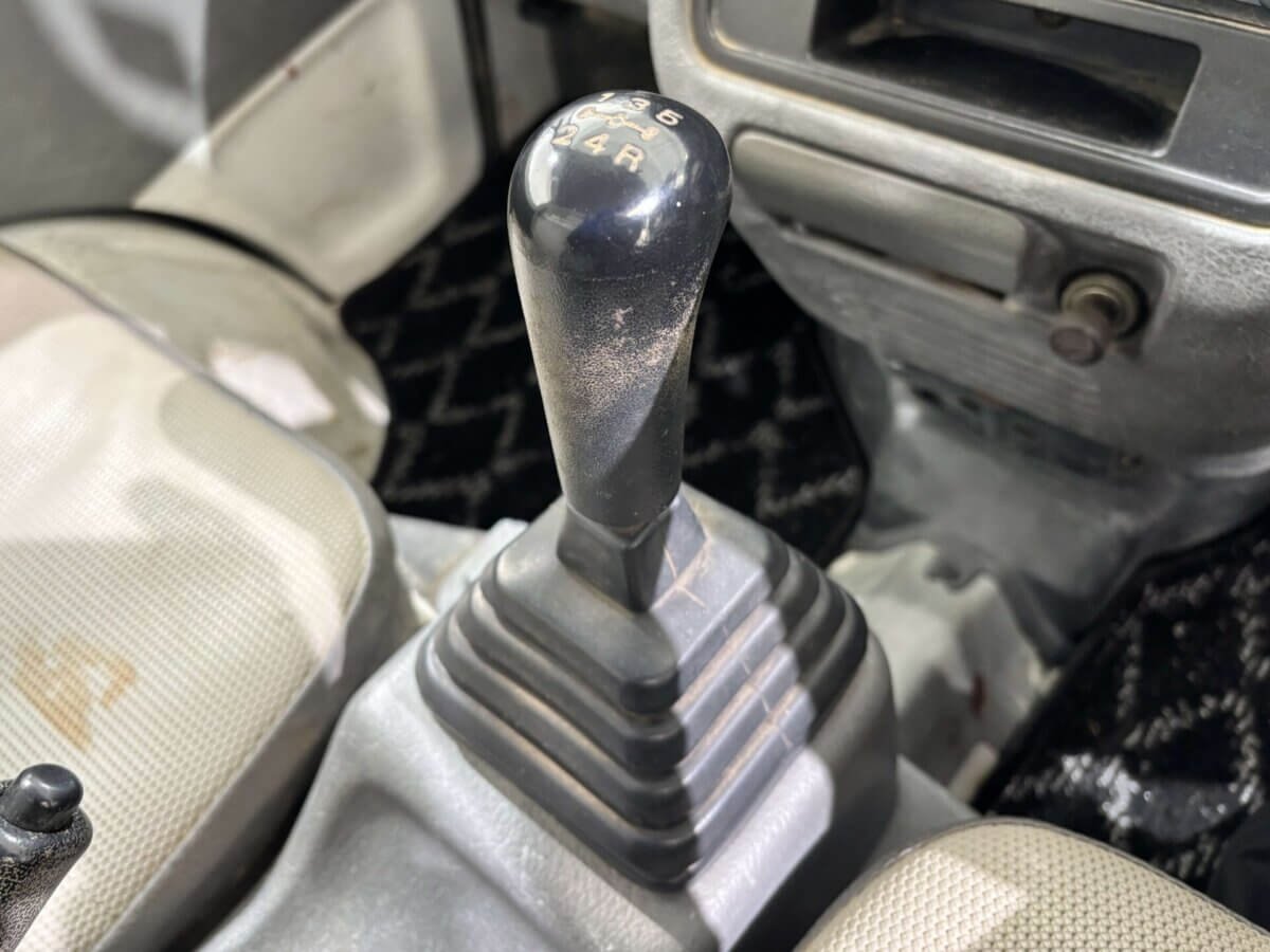 1997 Suzuki Carry JDM car for sale — photo 15 of 25
