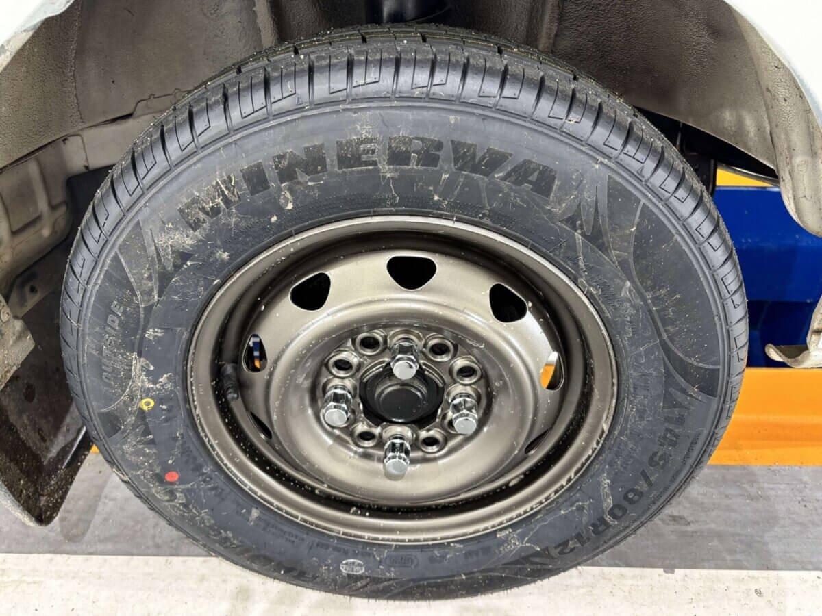 1997 Suzuki Carry JDM car for sale — photo 16 of 25