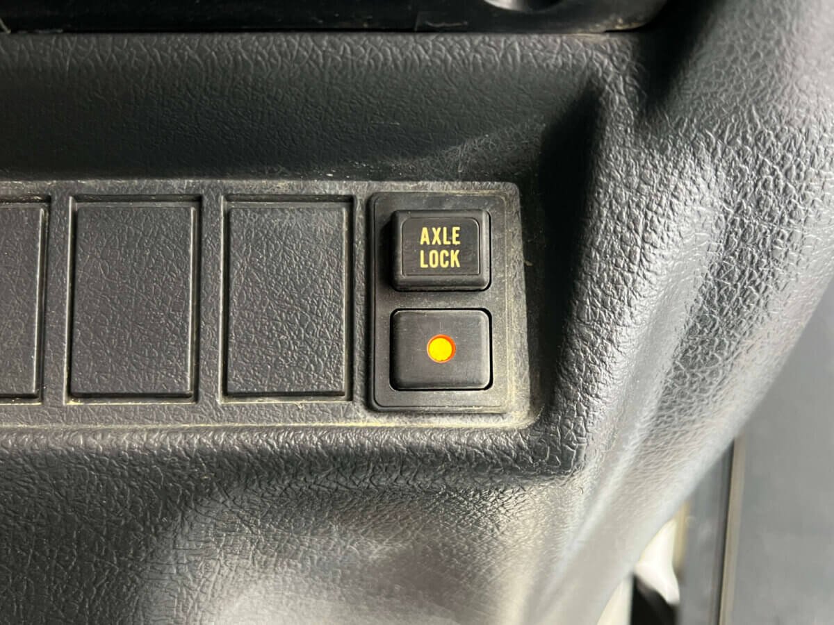 1997 Suzuki Carry JDM car for sale — photo 15 of 25