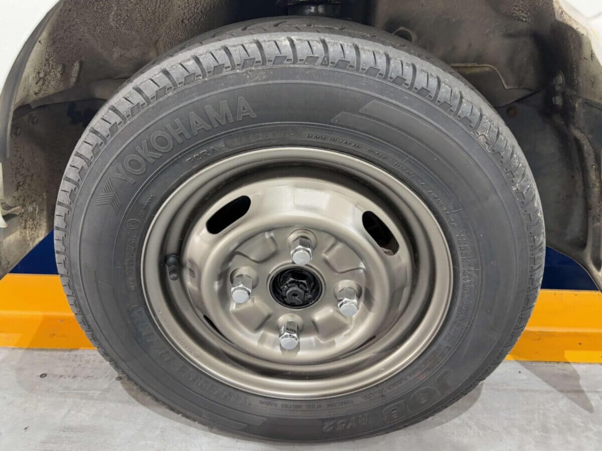 1998 Mitsubishi Minicab JDM car for sale — photo 16 of 22