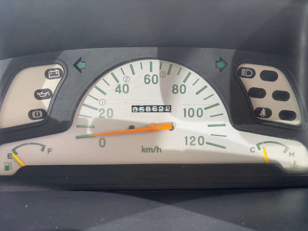 1998 Mitsubishi Minicab JDM car for sale — photo 7 of 22