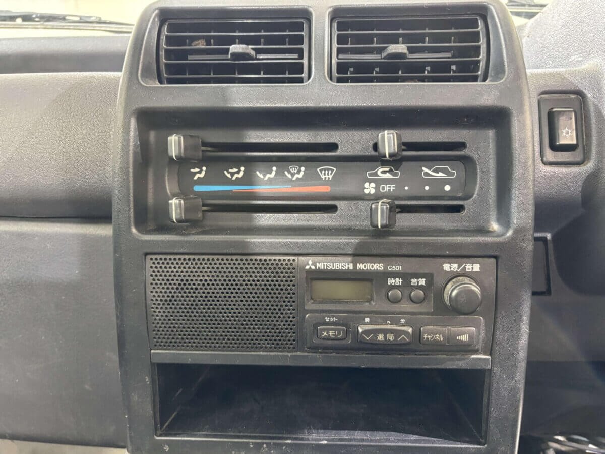 1998 Mitsubishi Minicab JDM car for sale — photo 11 of 25