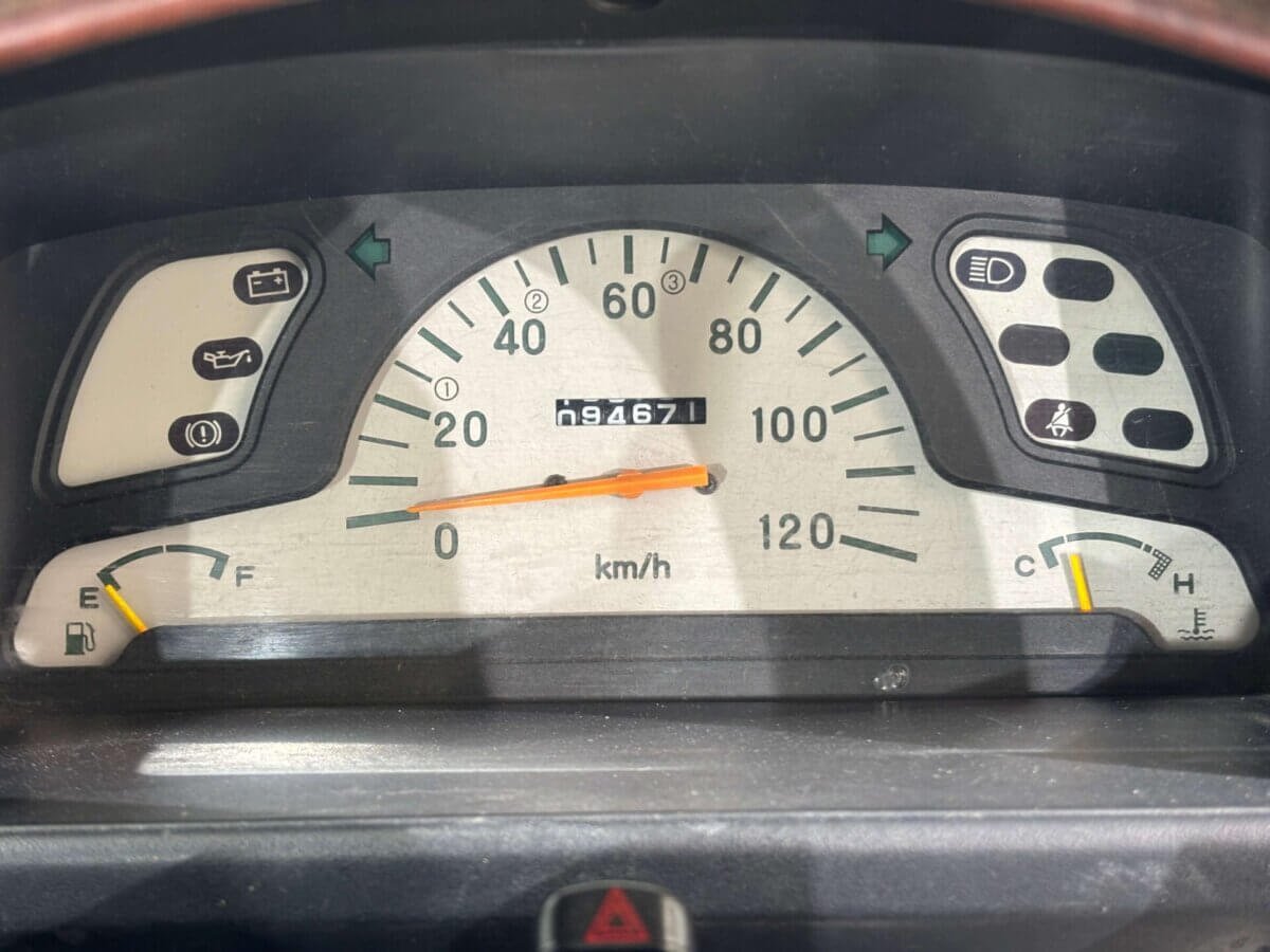 1998 Mitsubishi Minicab JDM car for sale — photo 7 of 25