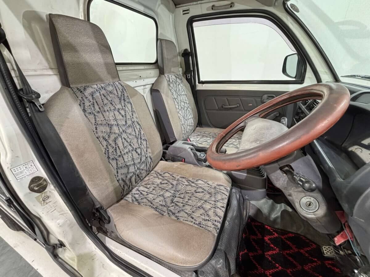 1998 Mitsubishi Minicab JDM car for sale — photo 9 of 25