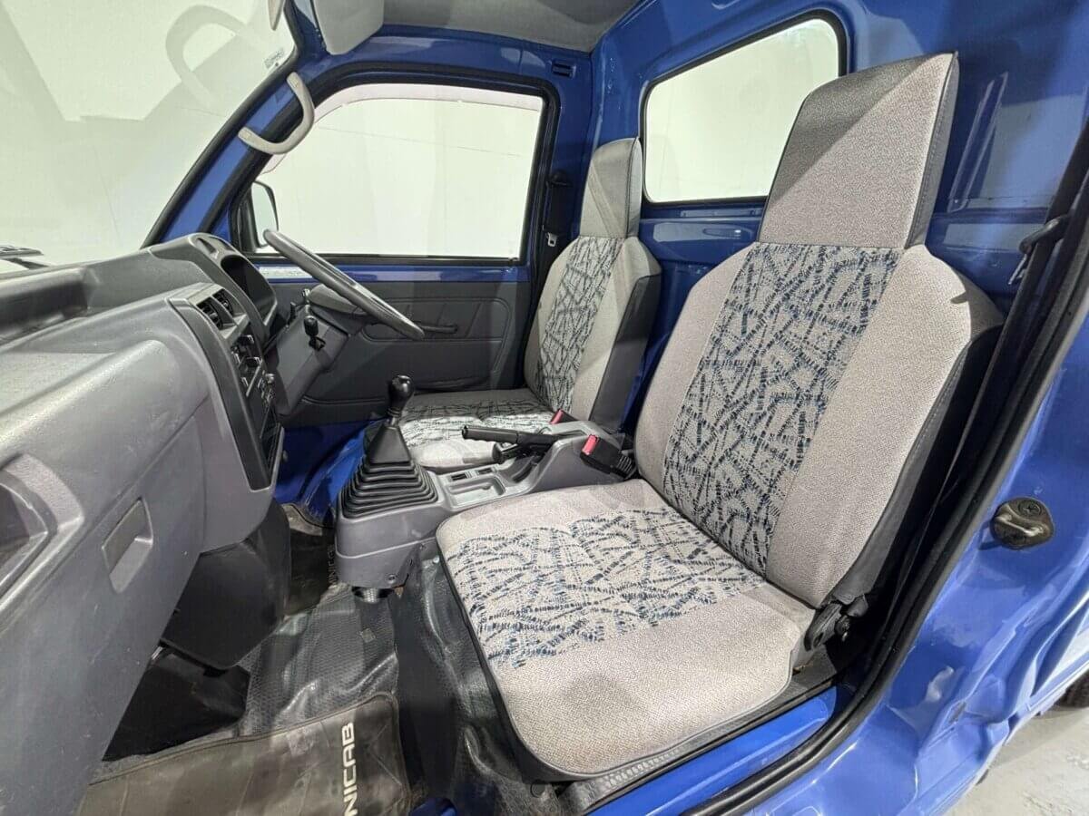 1998 Mitsubishi Minicab JDM car for sale — photo 9 of 23