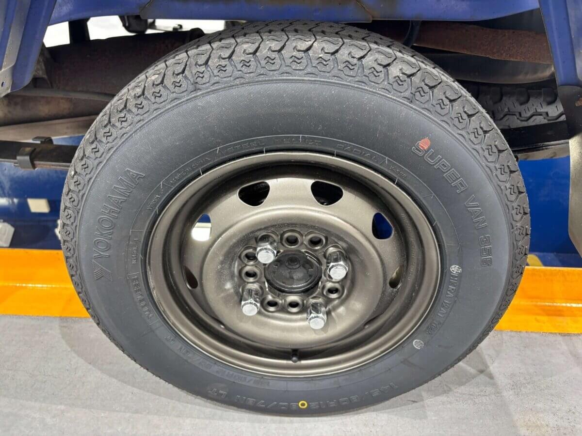 1998 Mitsubishi Minicab JDM car for sale — photo 15 of 23