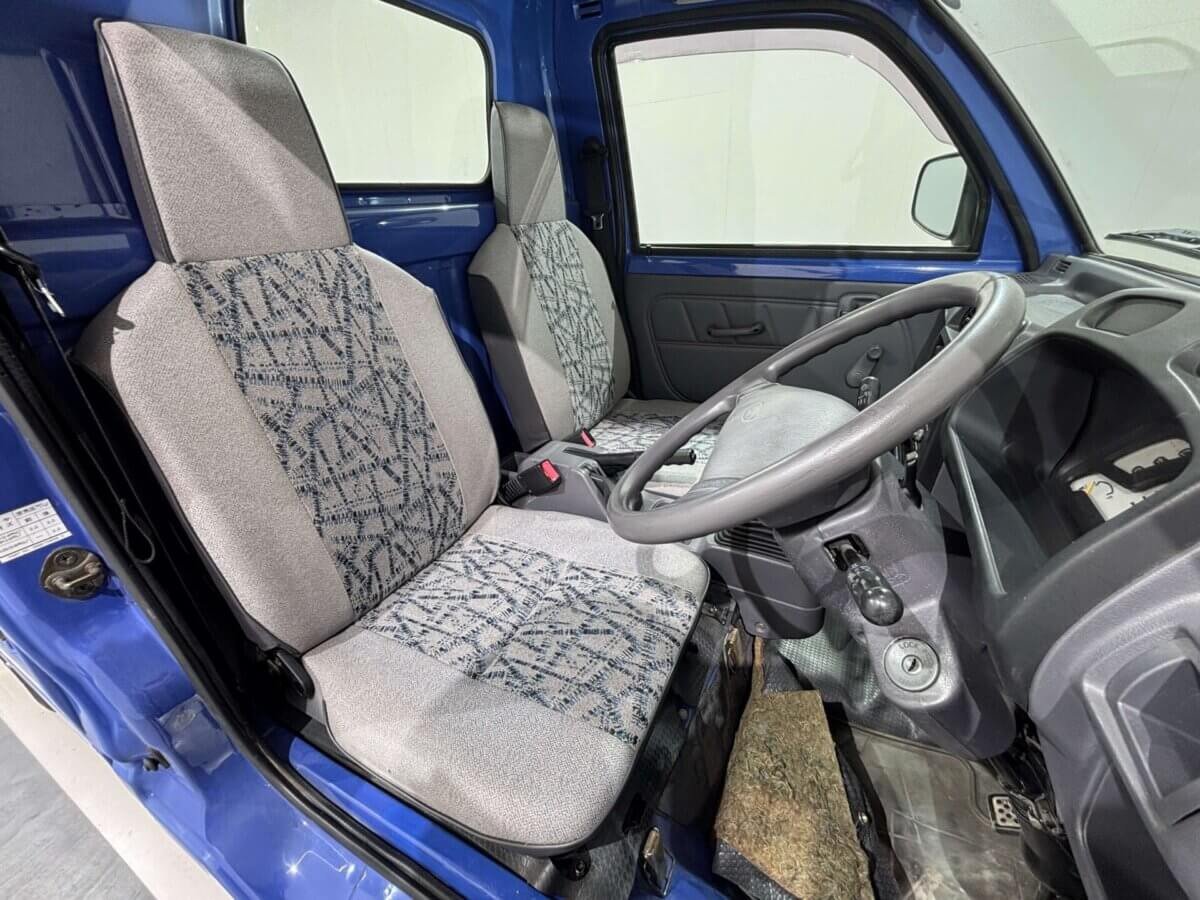 1998 Mitsubishi Minicab JDM car for sale — photo 8 of 23