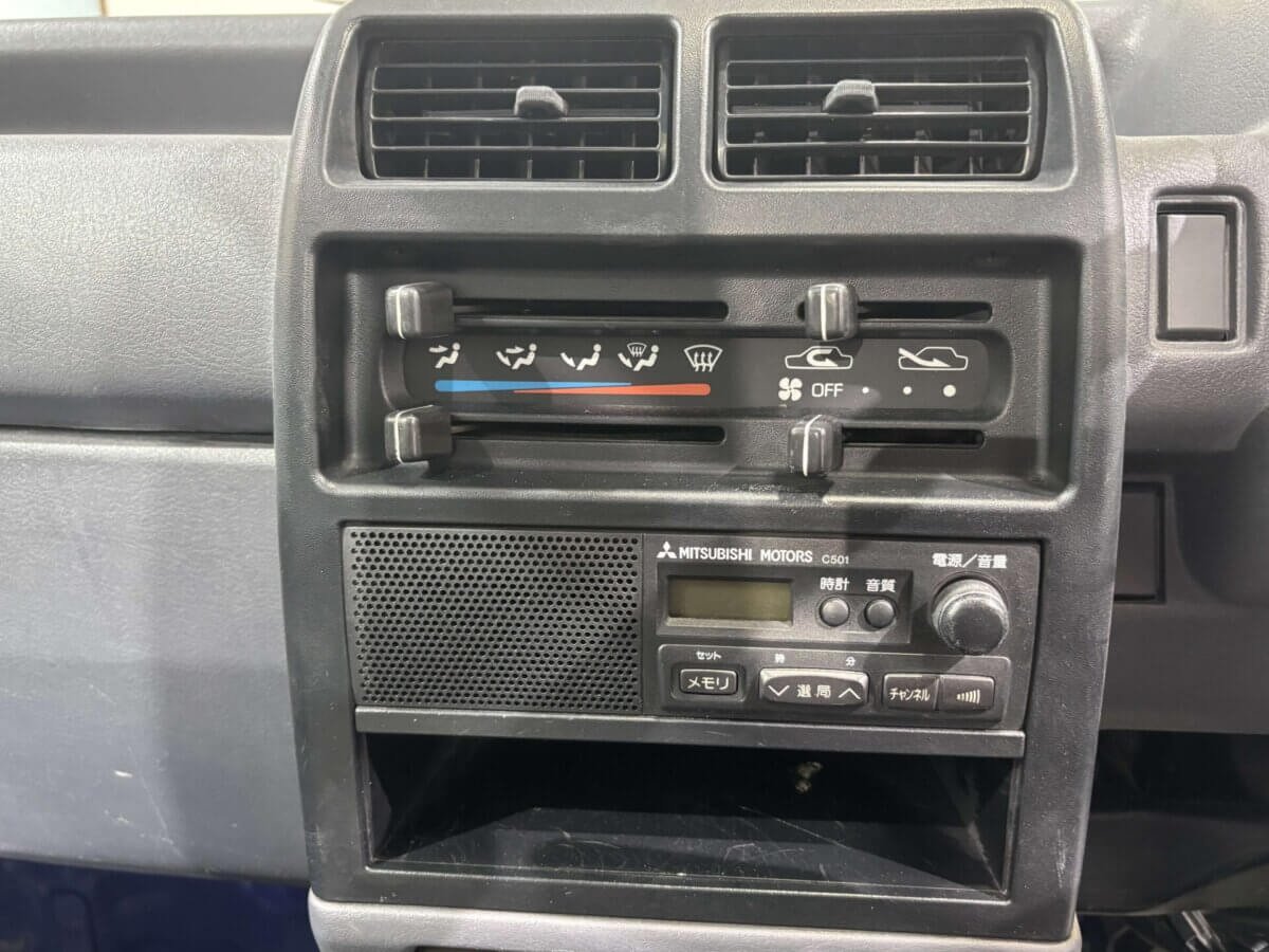 1998 Mitsubishi Minicab JDM car for sale — photo 10 of 23