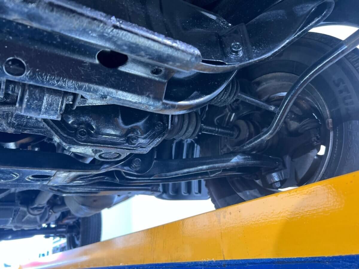 1998 Mitsubishi Minicab JDM car for sale — photo 18 of 23