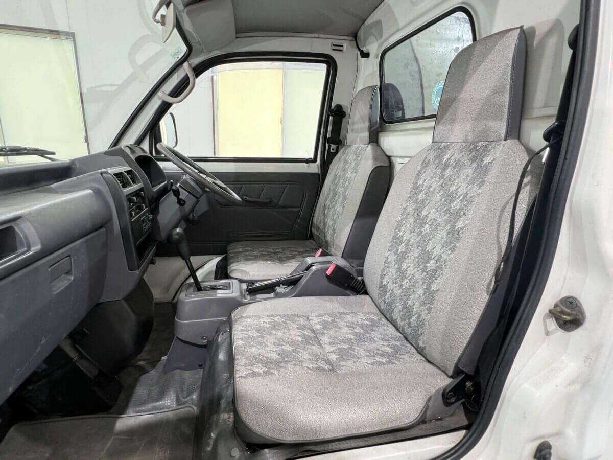 1998 Mitsubishi Minicab JDM car for sale — photo 9 of 23