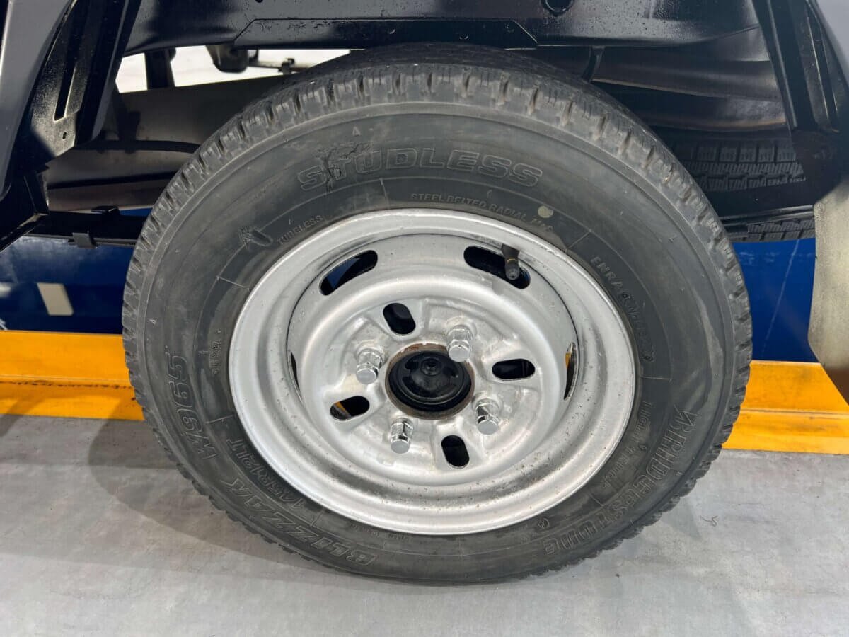 1998 Mitsubishi Minicab JDM car for sale — photo 15 of 23