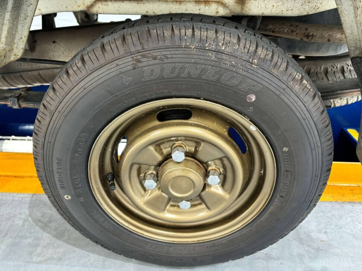 1998 Mitsubishi Minicab JDM car for sale — photo 16 of 25