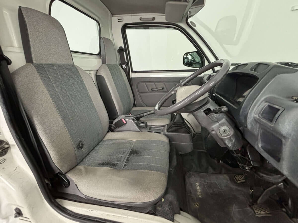 1998 Mitsubishi Minicab JDM car for sale — photo 9 of 25