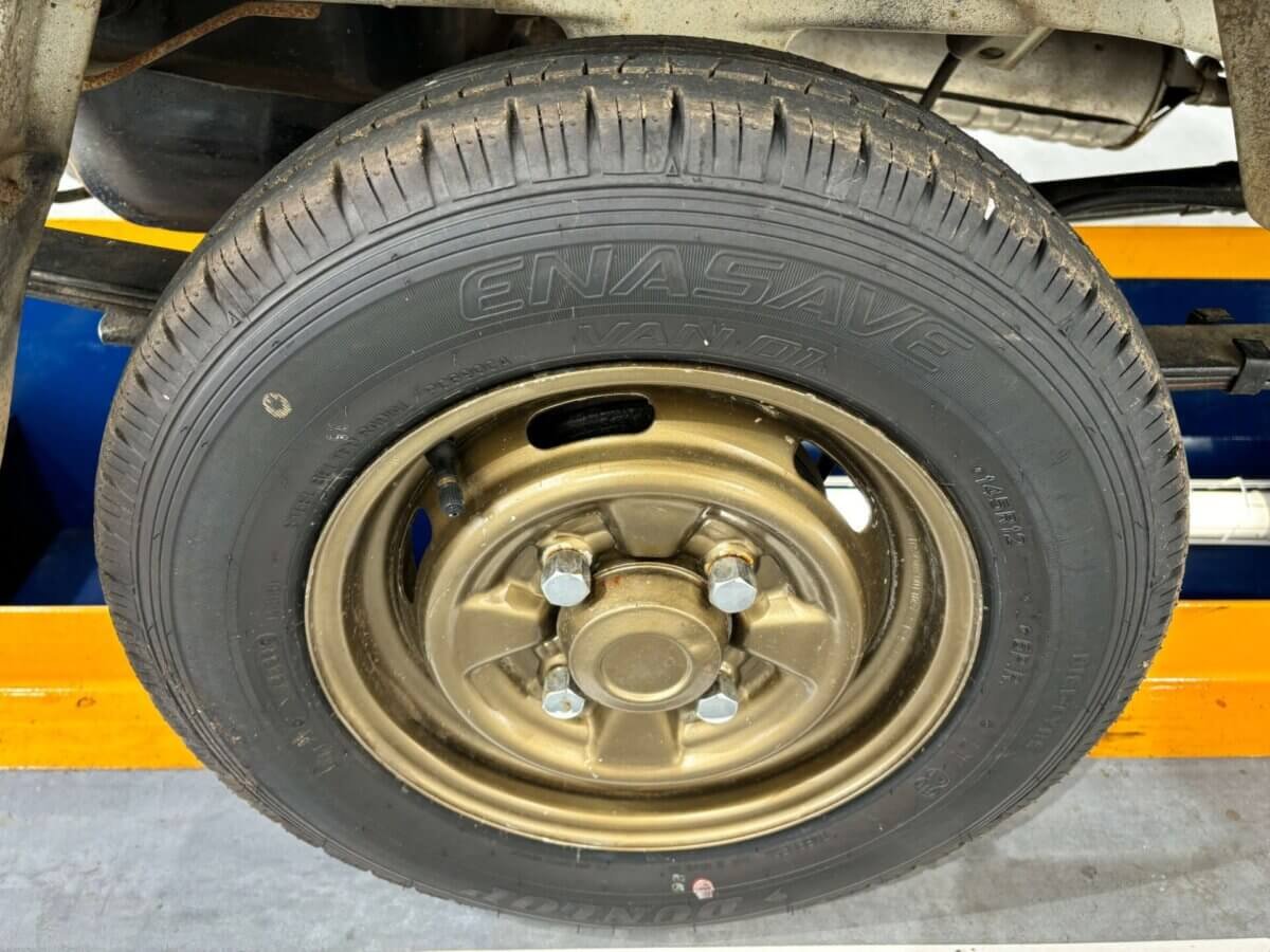 1998 Mitsubishi Minicab JDM car for sale — photo 15 of 25