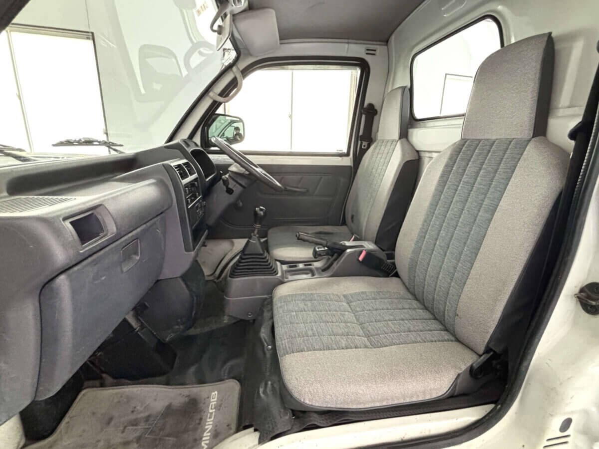1998 Mitsubishi Minicab JDM car for sale — photo 10 of 25