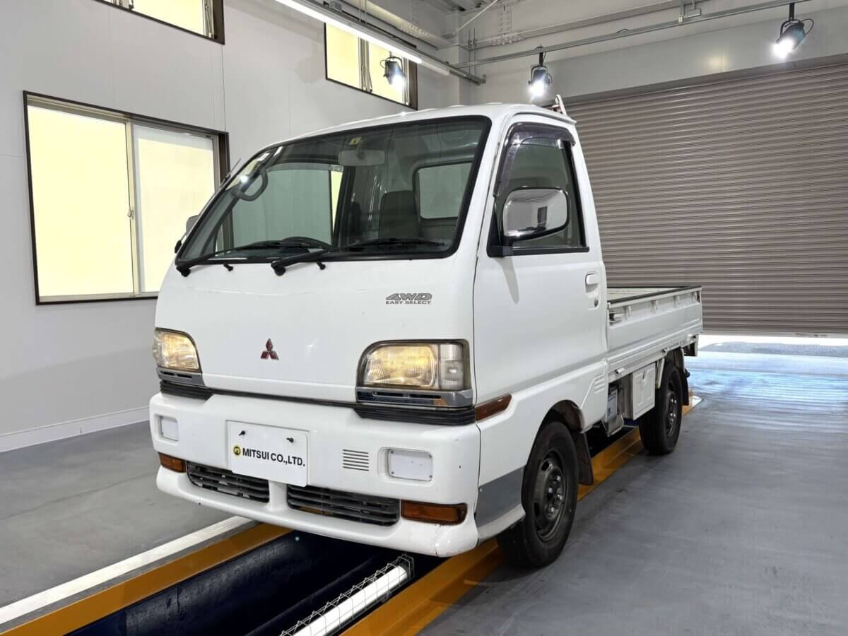 1998 Mitsubishi Minicab JDM car for sale — photo 2 of 25