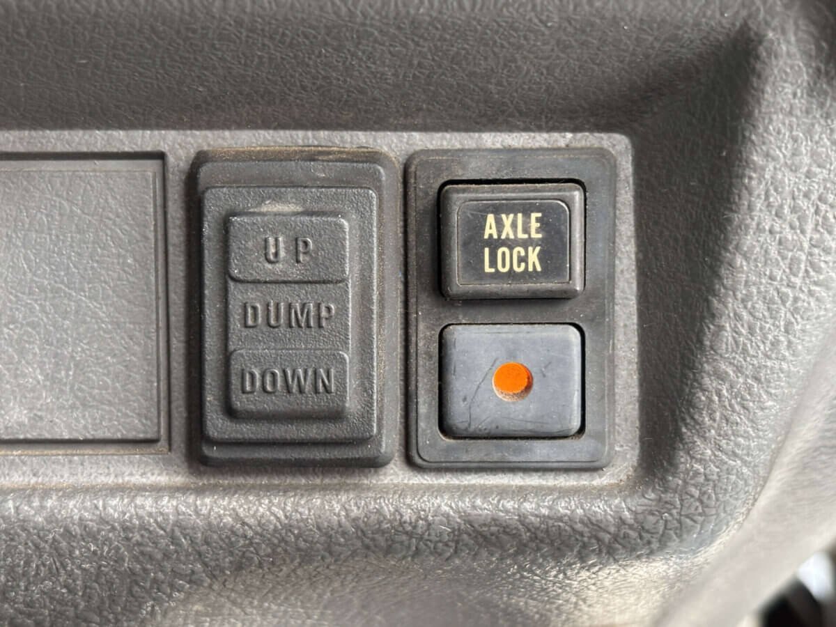 1998 Suzuki Carry JDM car for sale — photo 16 of 25