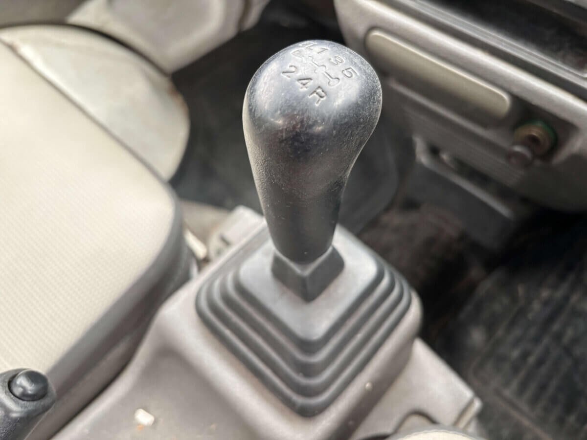 1998 Suzuki Carry JDM car for sale — photo 17 of 25