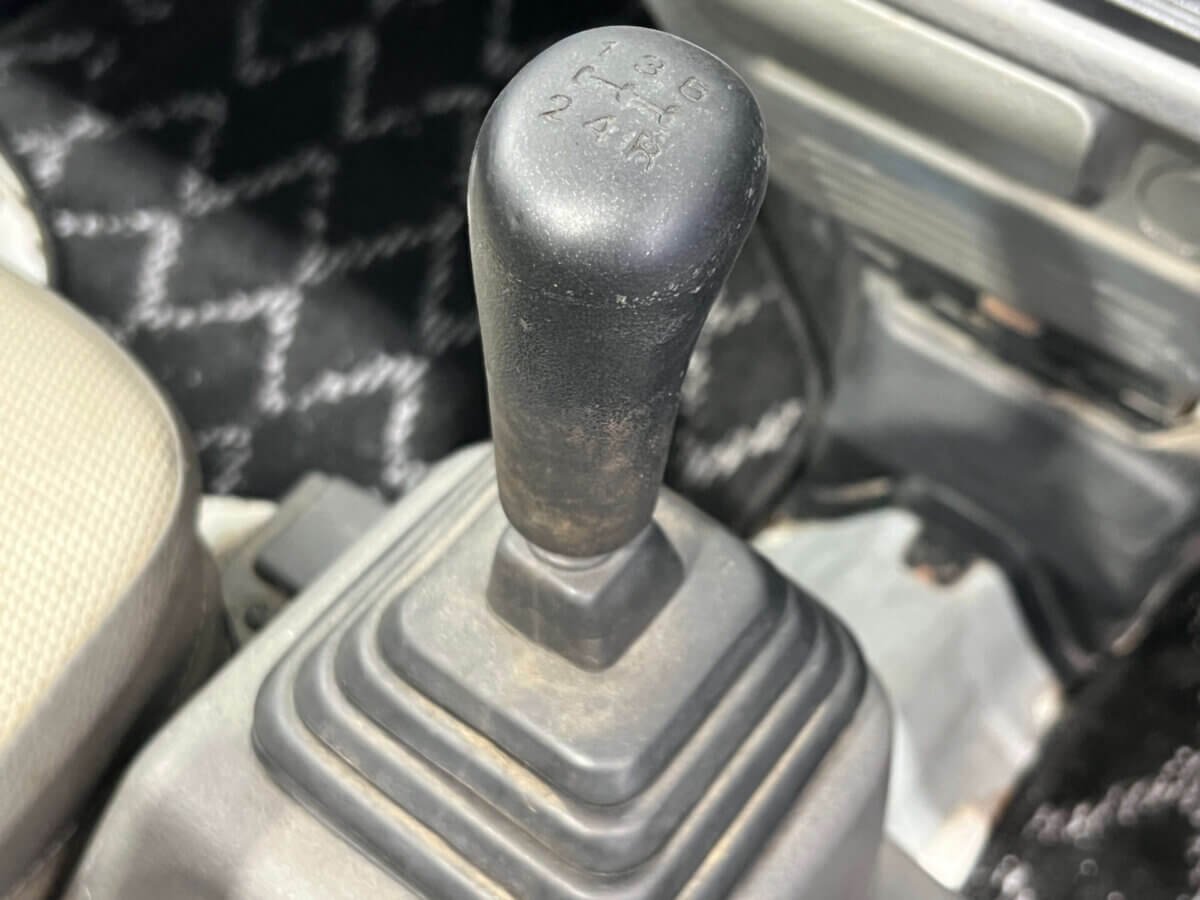 1998 Suzuki Carry JDM car for sale — photo 13 of 25