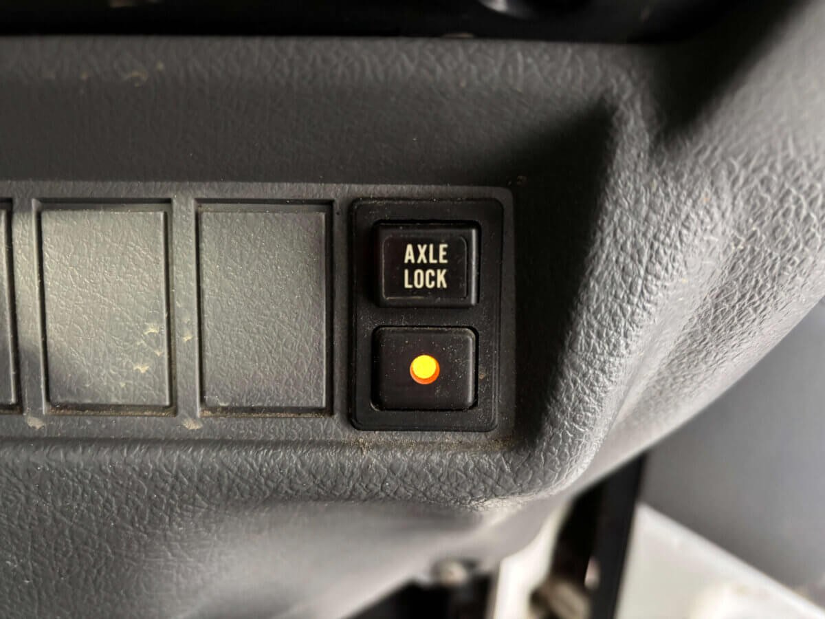 1998 Suzuki Carry JDM car for sale — photo 14 of 25