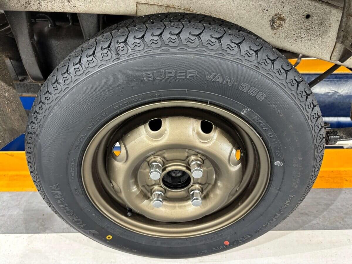 1998 Suzuki Carry JDM car for sale — photo 18 of 25