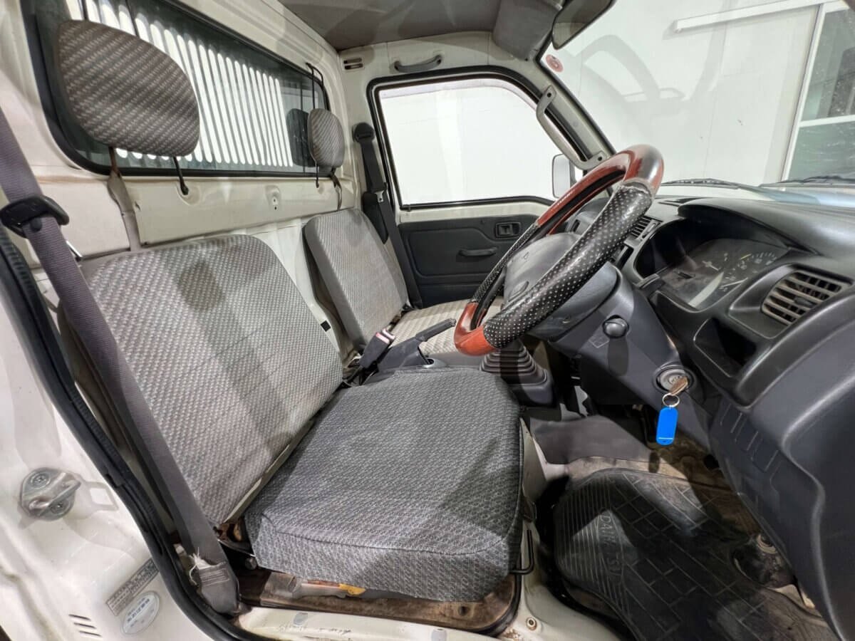 1999 Daihatsu Hijet JDM car for sale — photo 12 of 25