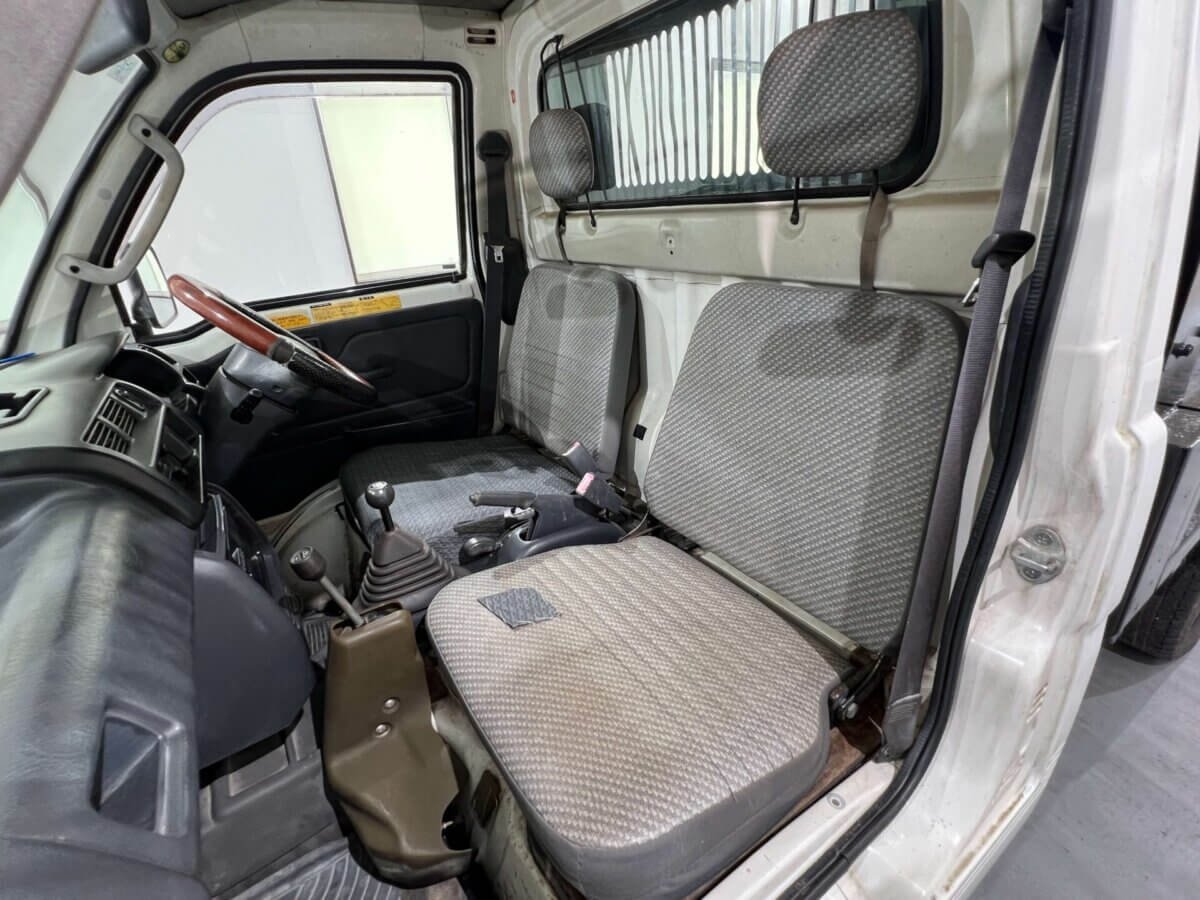 1999 Daihatsu Hijet JDM car for sale — photo 13 of 25