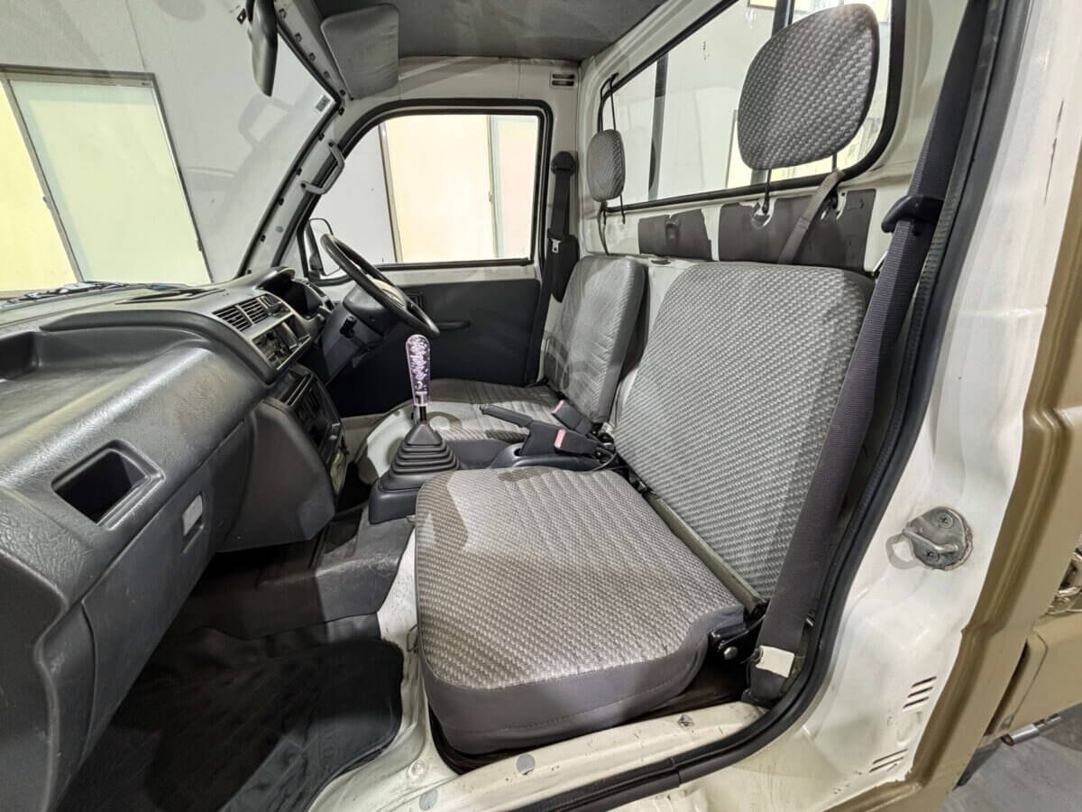 1999 Daihatsu Hijet JDM car for sale — photo 9 of 24