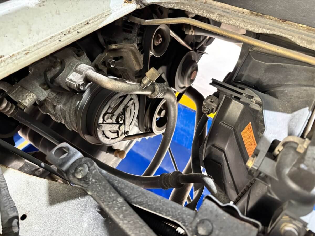 1999 Daihatsu Hijet JDM car for sale — photo 6 of 24