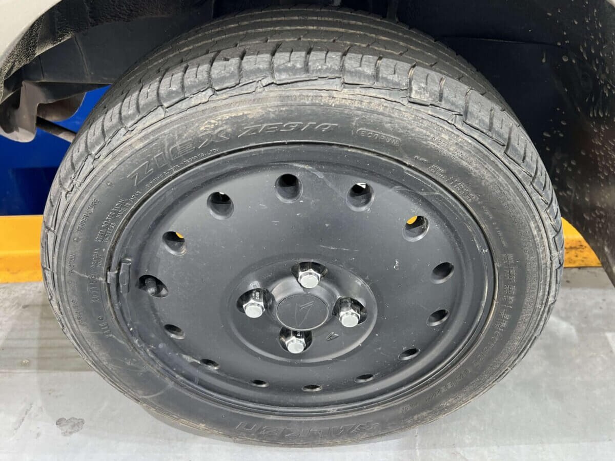 1999 Daihatsu Hijet JDM car for sale — photo 19 of 25