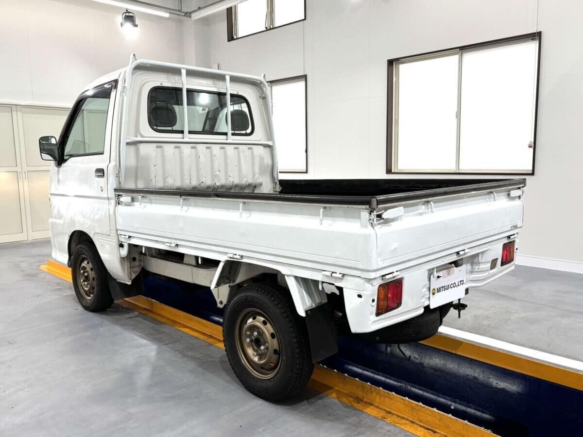 1999 Daihatsu Hijet JDM car for sale — photo 3 of 24