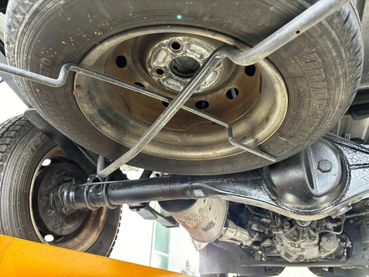 1999 Daihatsu Hijet JDM car for sale — photo 21 of 24