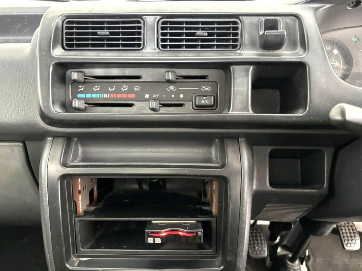 1999 Daihatsu Hijet JDM car for sale — photo 11 of 24