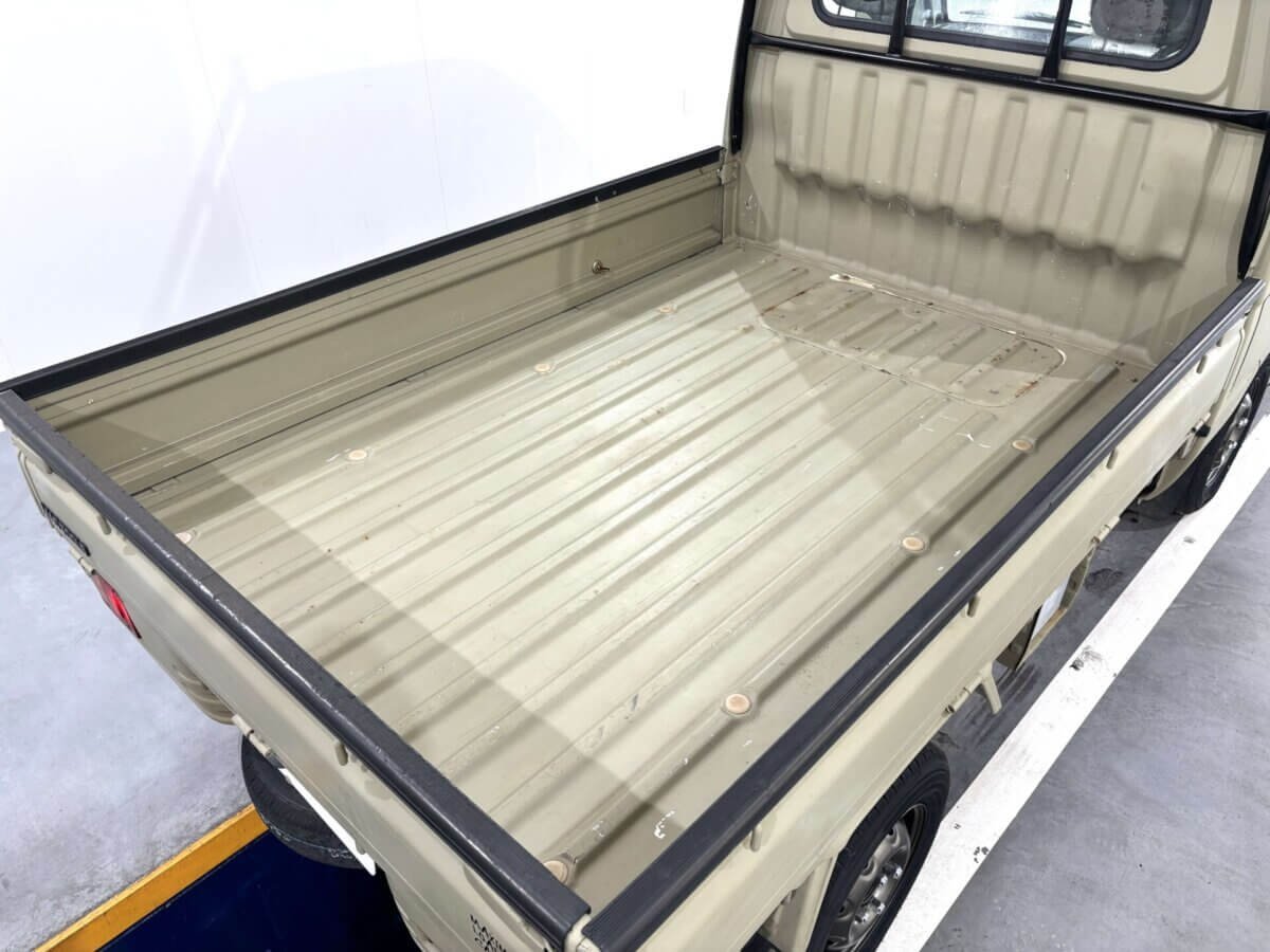 1999 Daihatsu Hijet JDM car for sale — photo 5 of 24