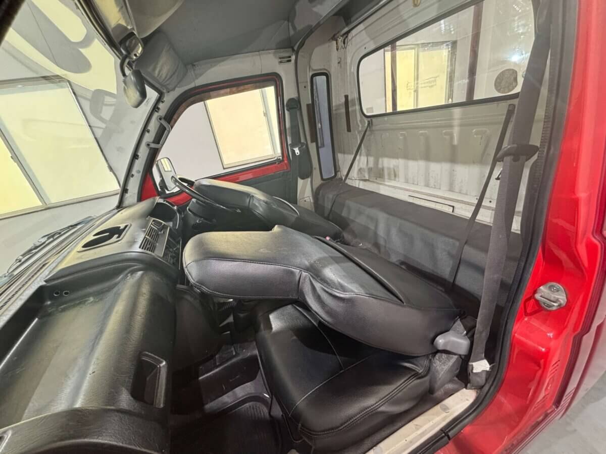 1999 Daihatsu Hijet JDM car for sale — photo 11 of 25