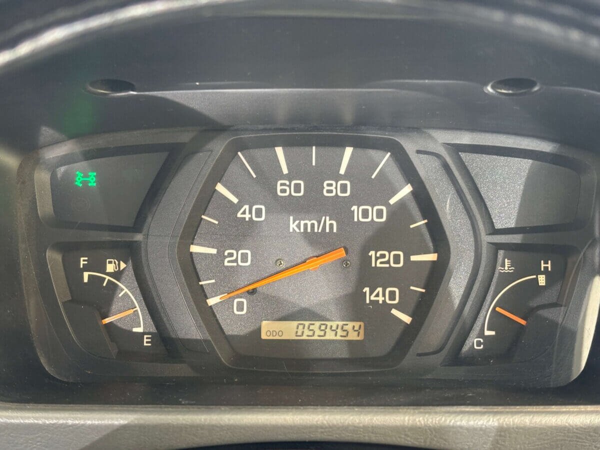 1999 Mitsubishi Minicab JDM car for sale — photo 7 of 25
