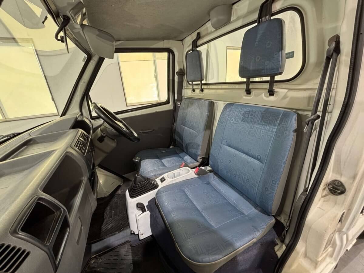 1999 Mitsubishi Minicab JDM car for sale — photo 9 of 25
