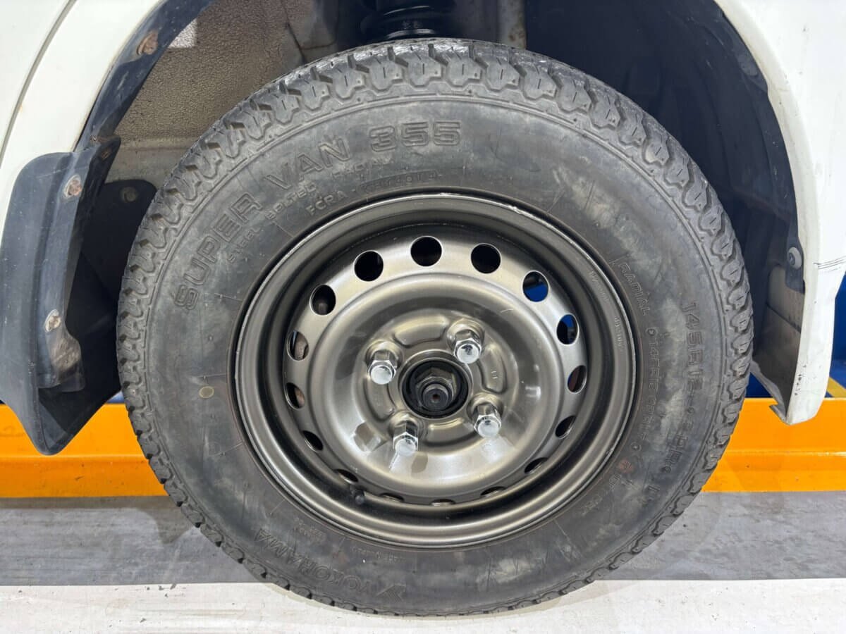 1999 Mitsubishi Minicab JDM car for sale — photo 14 of 25