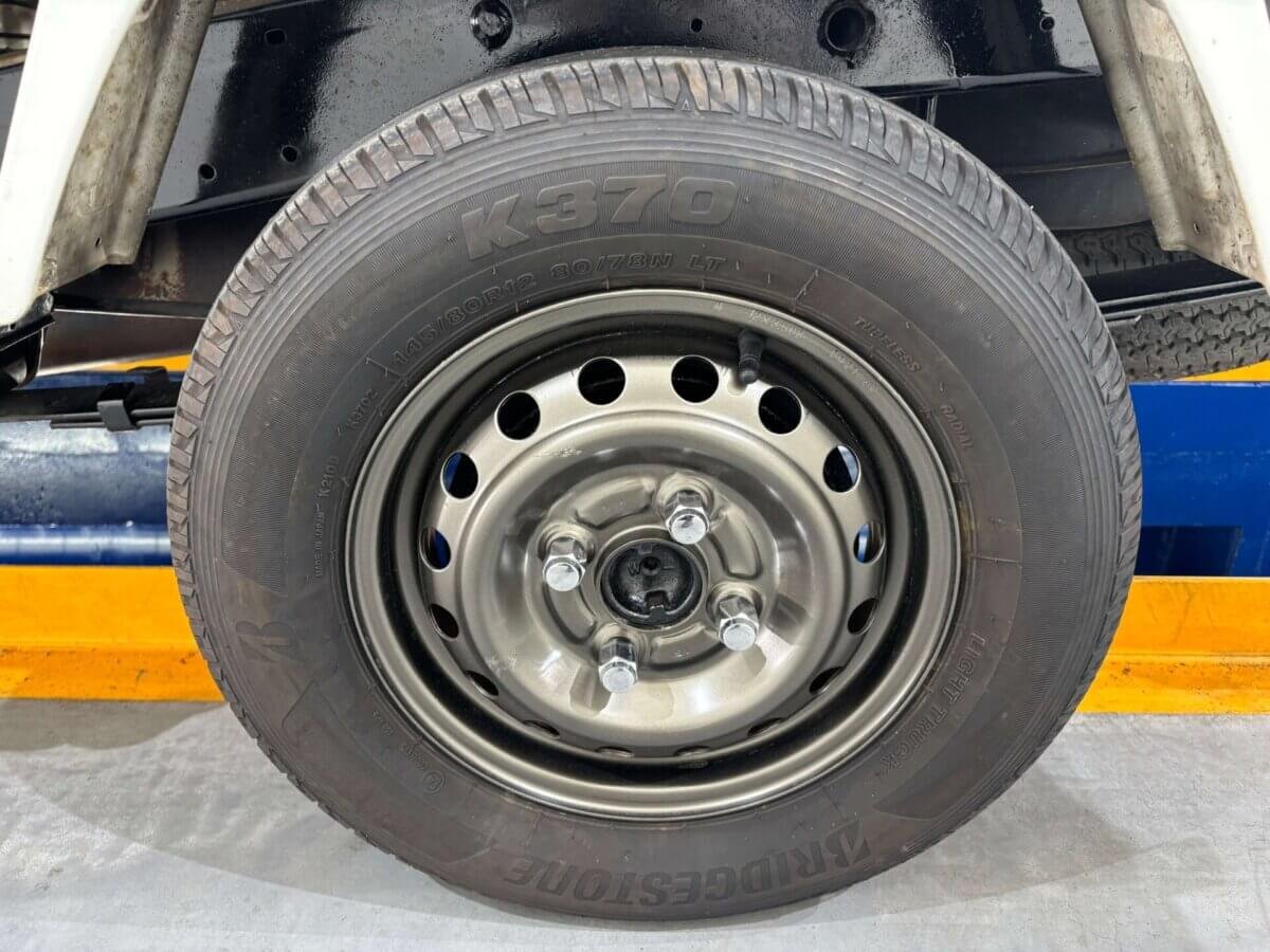 1999 Mitsubishi Minicab JDM car for sale — photo 16 of 25