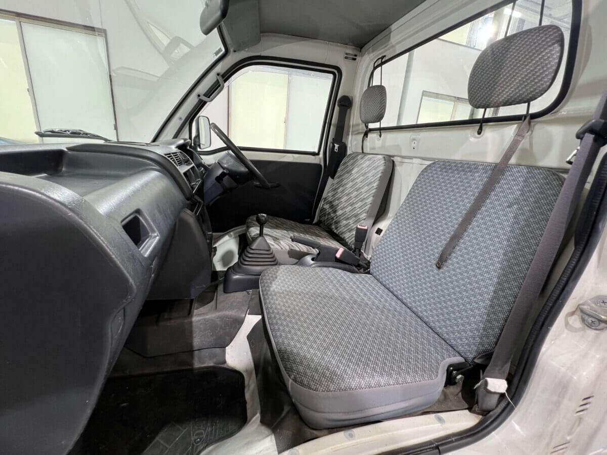 2000 Daihatsu Hijet JDM car for sale — photo 9 of 24
