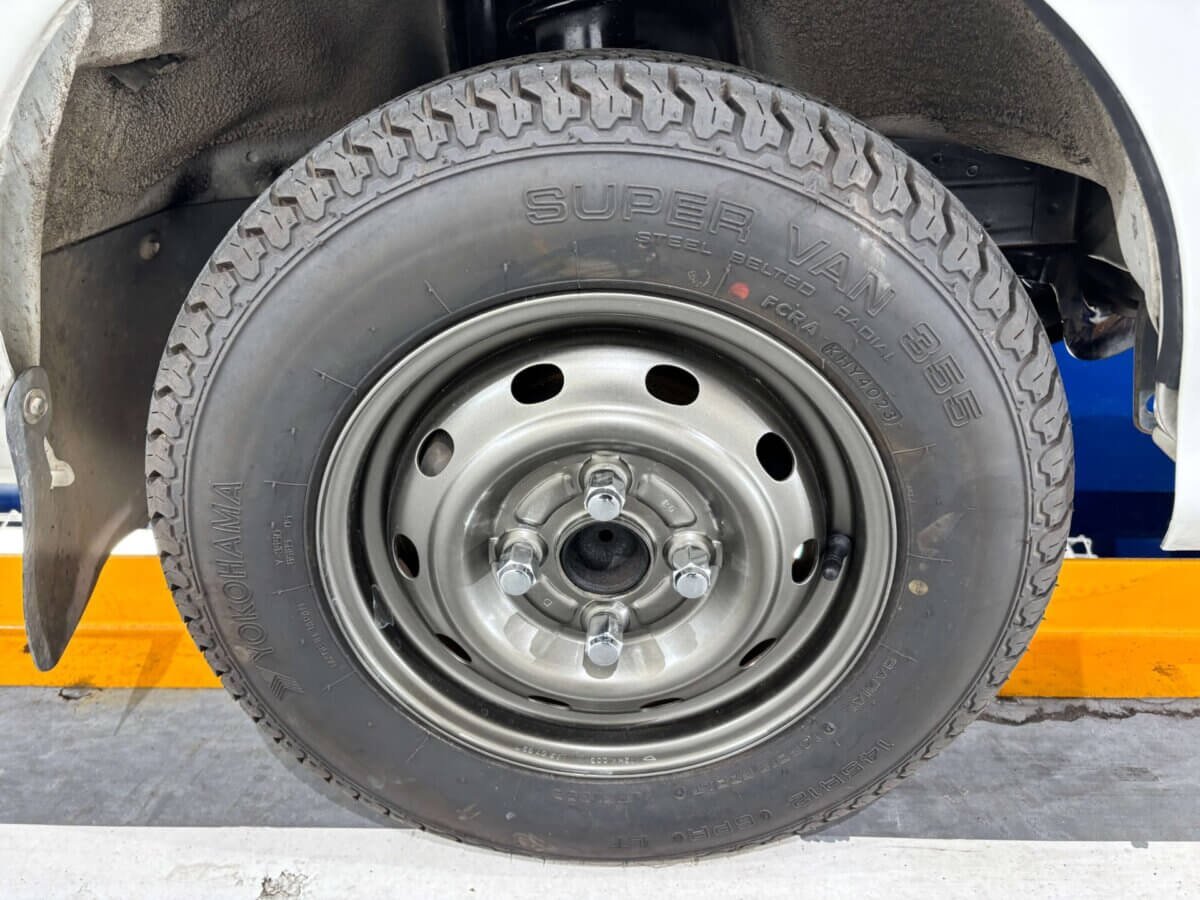 2000 Daihatsu Hijet JDM car for sale — photo 14 of 25